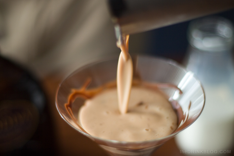 pouring the chocolate martini